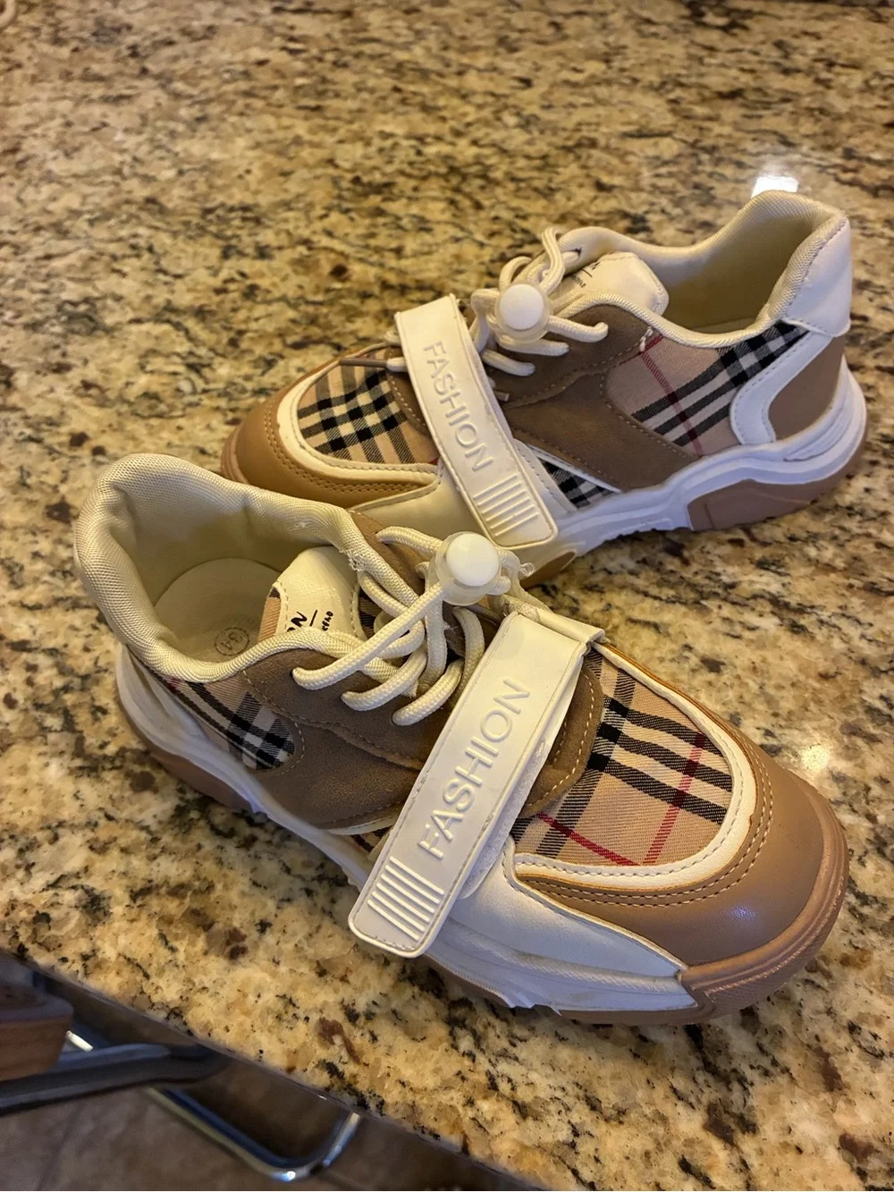 Source Unknown Beige Plaid Kids Sneakers with White Straps